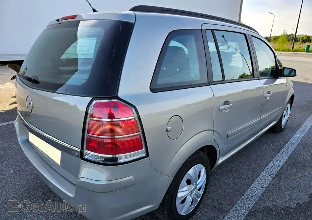 OPEL Zafira 1.8 Cosmo