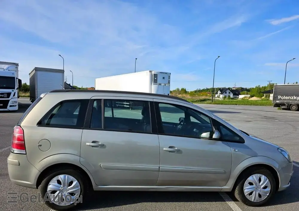 OPEL Zafira 1.8 Cosmo
