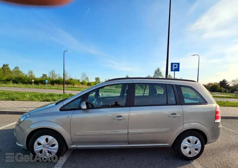 OPEL Zafira 1.8 Cosmo