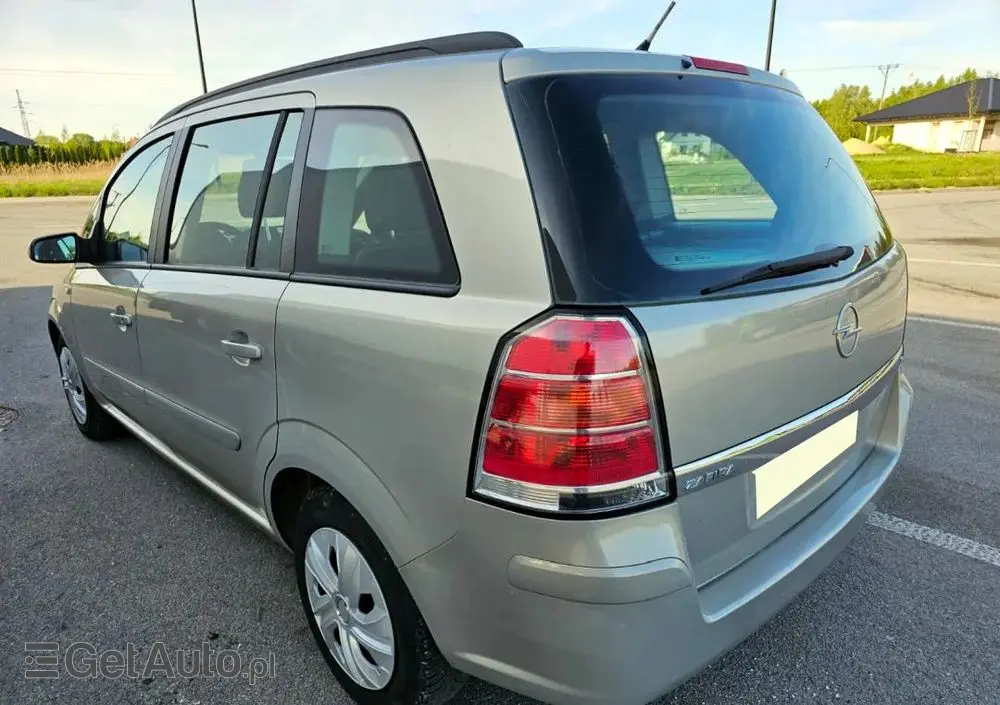 OPEL Zafira 1.8 Cosmo
