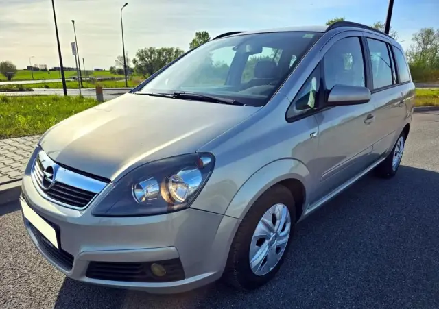 OPEL Zafira 1.8 Cosmo