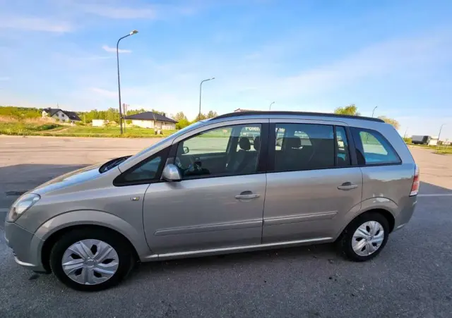 OPEL Zafira 1.8 Cosmo