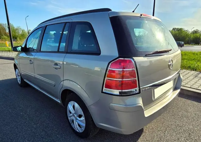 OPEL Zafira 1.8 Cosmo