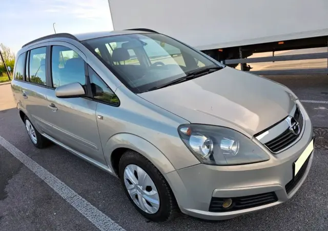 OPEL Zafira 1.8 Cosmo