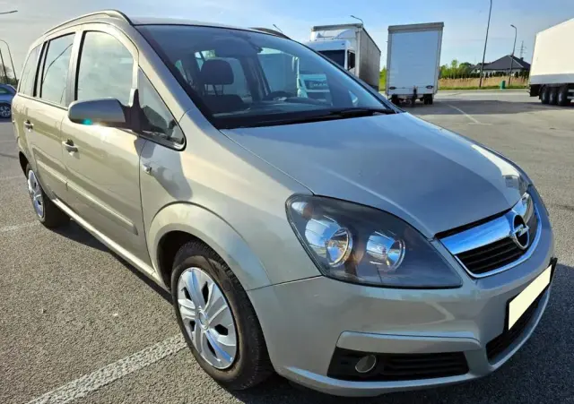 OPEL Zafira 1.8 Cosmo