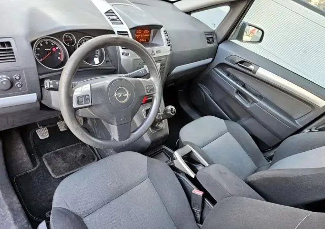 OPEL Zafira 1.8 Cosmo
