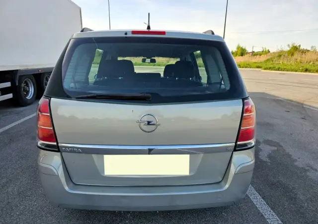 OPEL Zafira 1.8 Cosmo