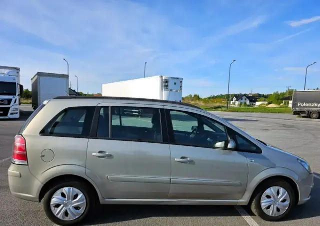 OPEL Zafira 1.8 Cosmo