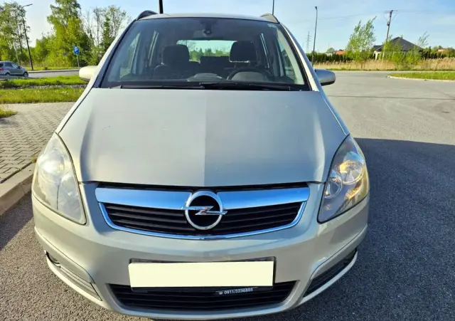 OPEL Zafira 1.8 Cosmo