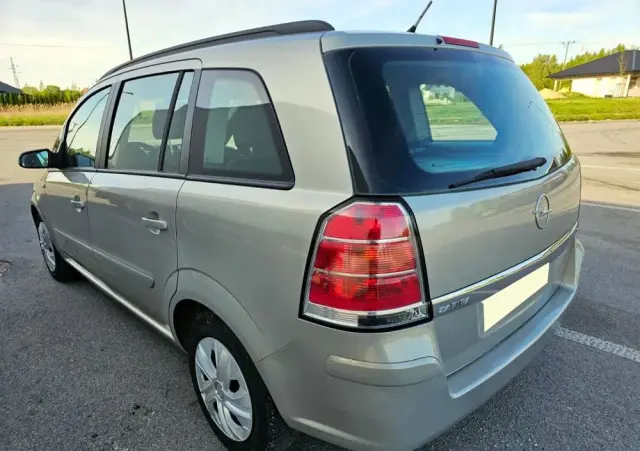 OPEL Zafira 1.8 Cosmo
