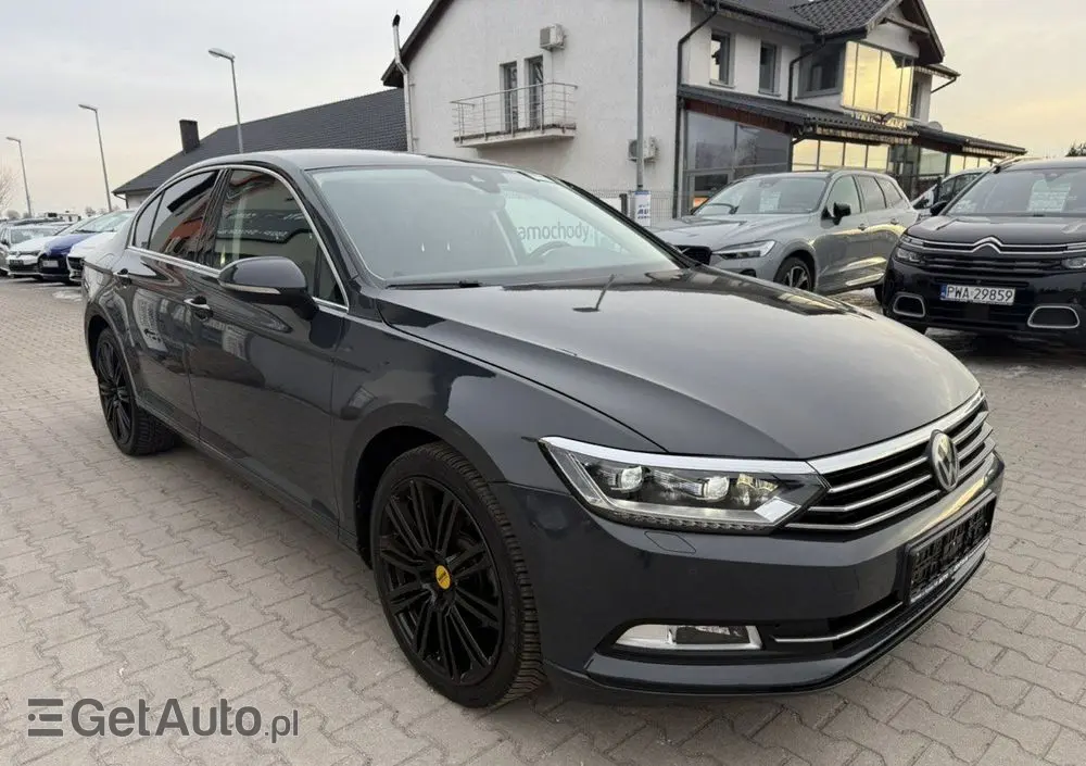 VOLKSWAGEN Passat 1.6 TDI SCR DSG Comfortline