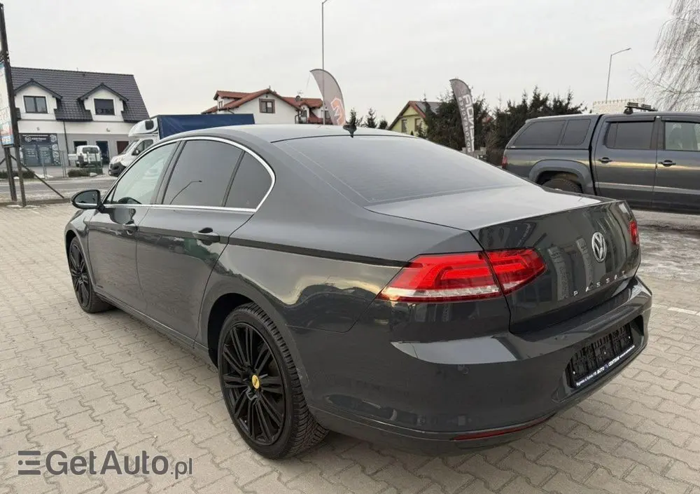 VOLKSWAGEN Passat 1.6 TDI SCR DSG Comfortline
