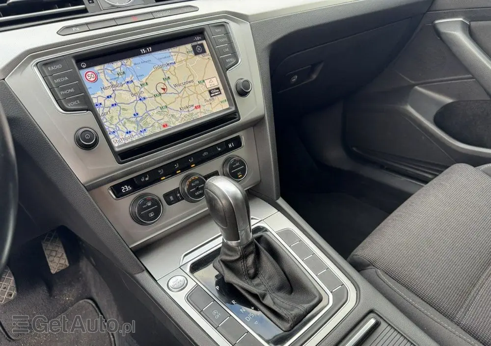 VOLKSWAGEN Passat 1.6 TDI SCR DSG Comfortline