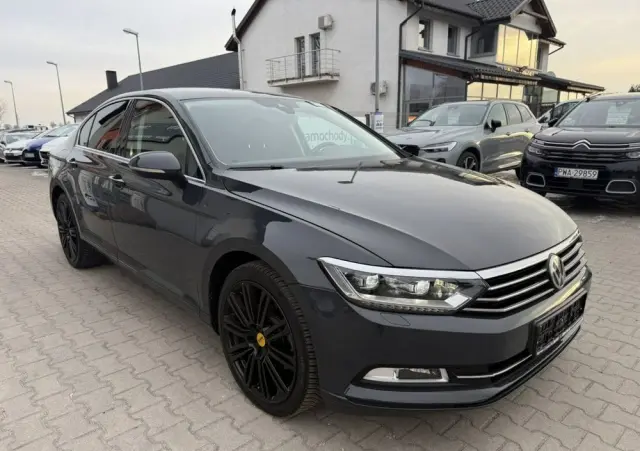 VOLKSWAGEN Passat 1.6 TDI SCR DSG Comfortline