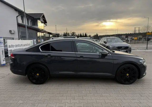 VOLKSWAGEN Passat 1.6 TDI SCR DSG Comfortline