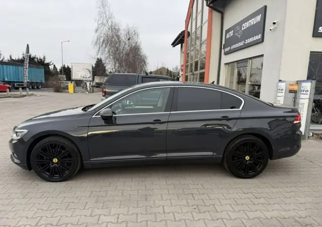 VOLKSWAGEN Passat 1.6 TDI SCR DSG Comfortline