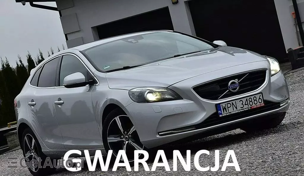 VOLVO V40 
