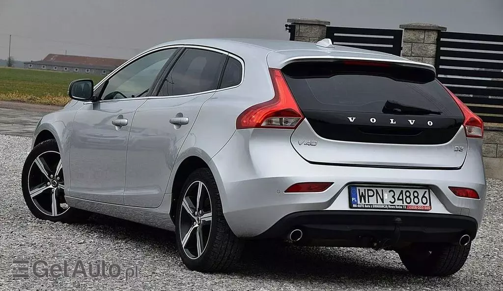 VOLVO V40 