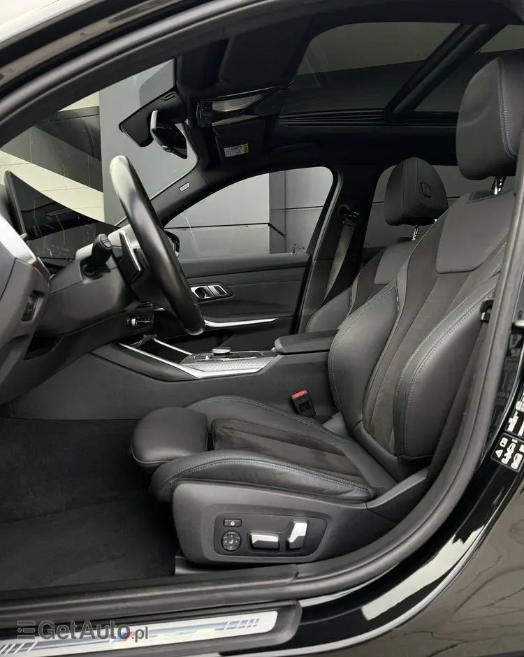 BMW Seria 3 330i xDrive M Sport sport