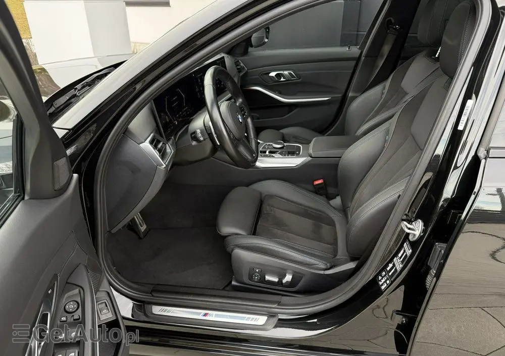 BMW Seria 3 330i xDrive M Sport sport