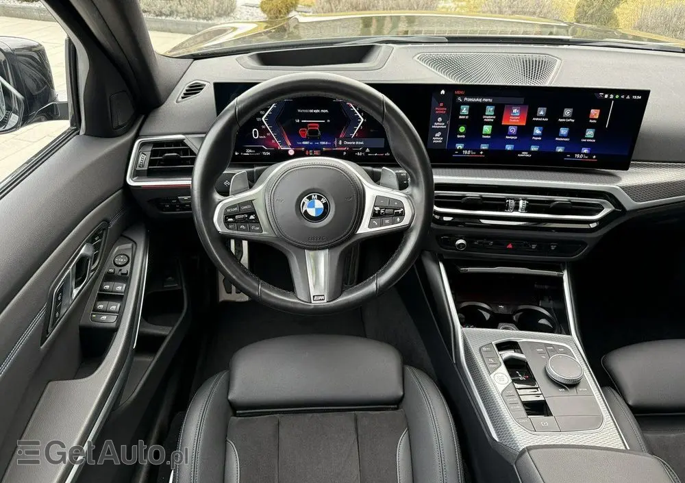 BMW Seria 3 330i xDrive M Sport sport