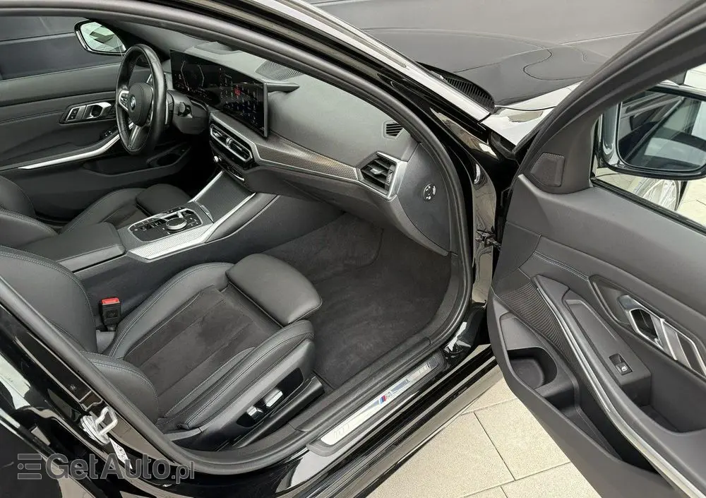 BMW Seria 3 330i xDrive M Sport sport