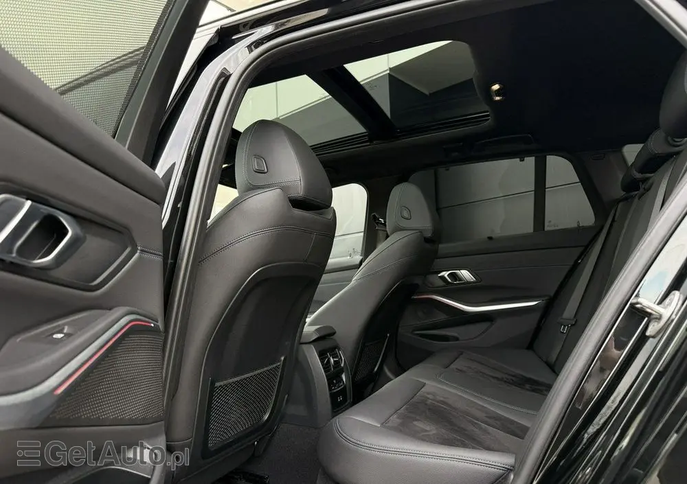 BMW Seria 3 330i xDrive M Sport sport