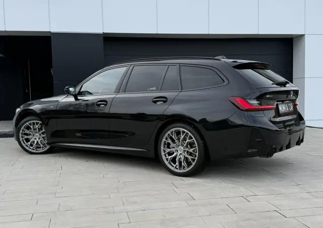 BMW Seria 3 330i xDrive M Sport sport