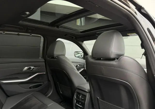 BMW Seria 3 330i xDrive M Sport sport