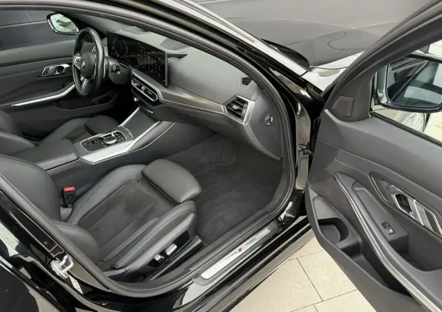 BMW Seria 3 330i xDrive M Sport sport