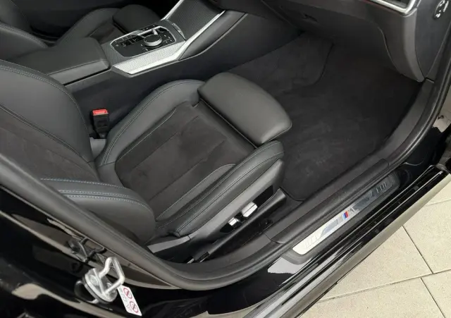 BMW Seria 3 330i xDrive M Sport sport