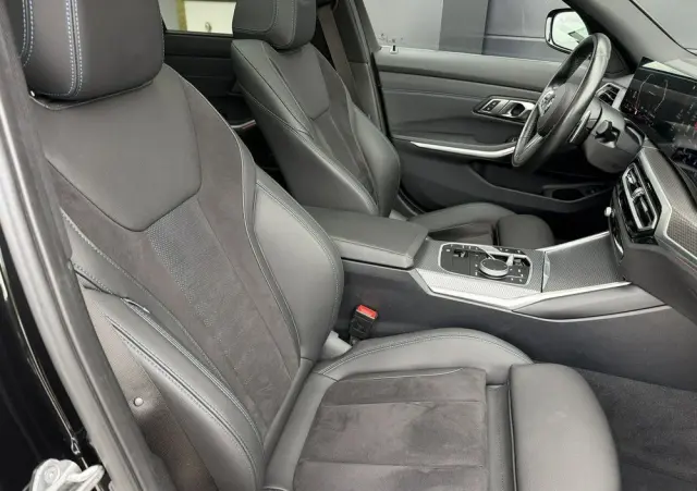 BMW Seria 3 330i xDrive M Sport sport