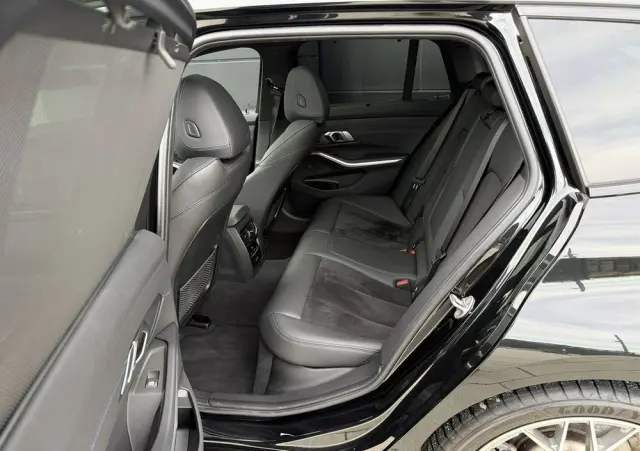 BMW Seria 3 330i xDrive M Sport sport