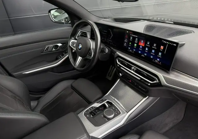 BMW Seria 3 330i xDrive M Sport sport