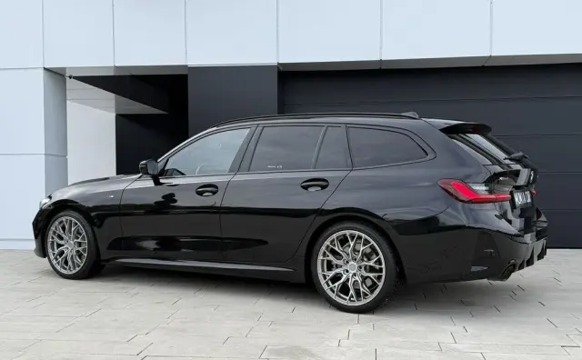 BMW Seria 3 330i xDrive M Sport sport