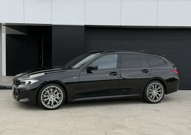 BMW Seria 3 330i xDrive M Sport sport