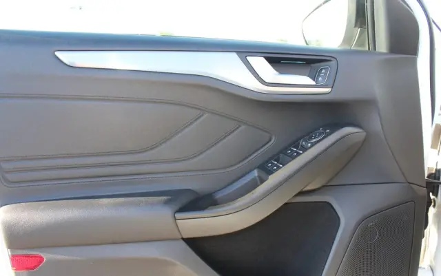 FORD Focus 1.0 EcoBoost Titanium