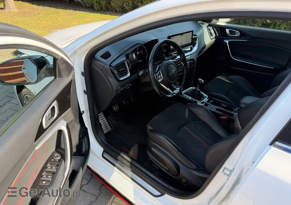 KIA Ceed 1.6 T-GDI GT-Challenge