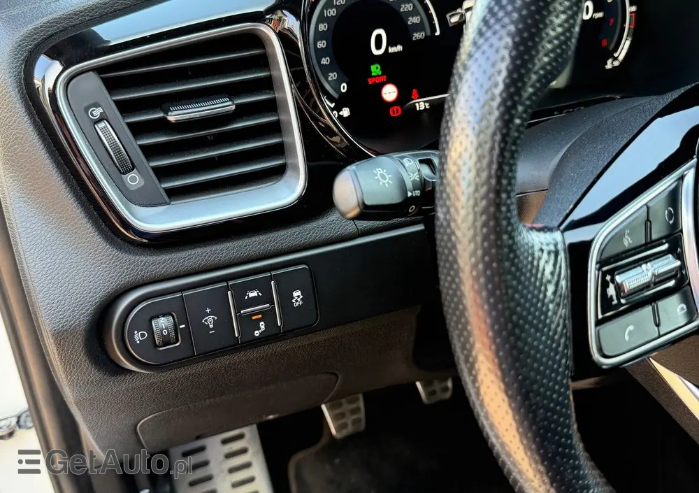 KIA Ceed 1.6 T-GDI GT-Challenge