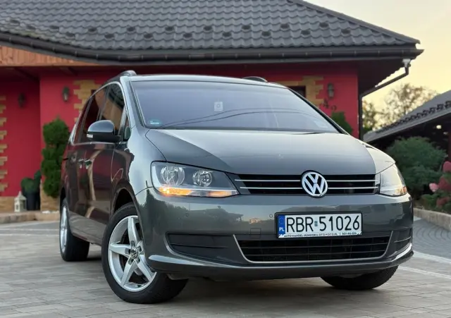 VOLKSWAGEN Sharan 