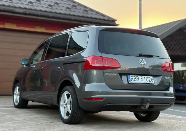 VOLKSWAGEN Sharan 