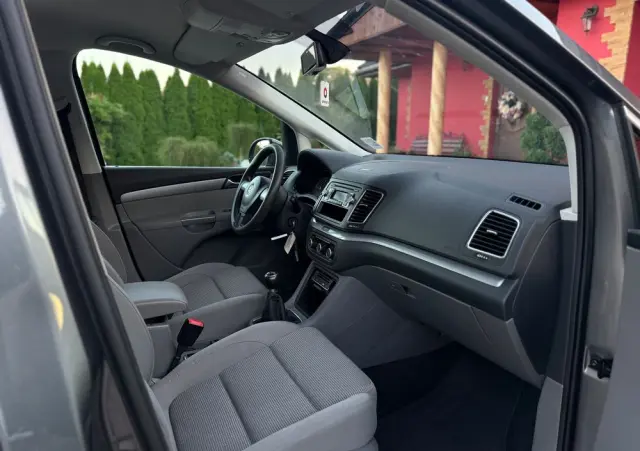 VOLKSWAGEN Sharan 