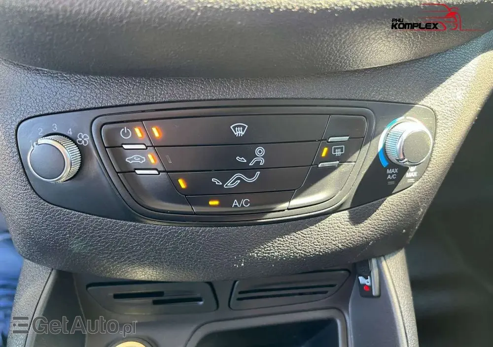 FORD Transit Courier 