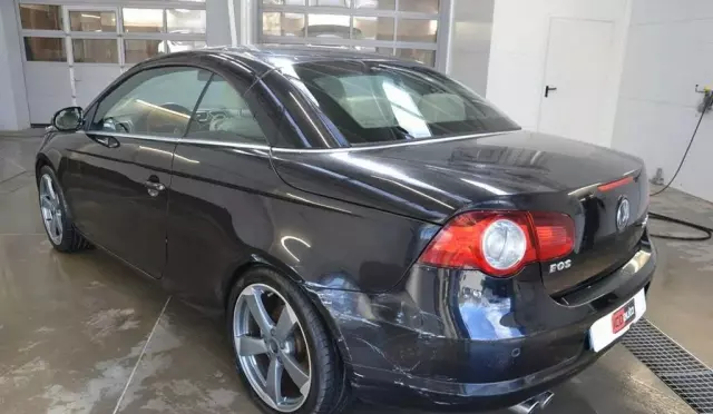 VOLKSWAGEN Eos 