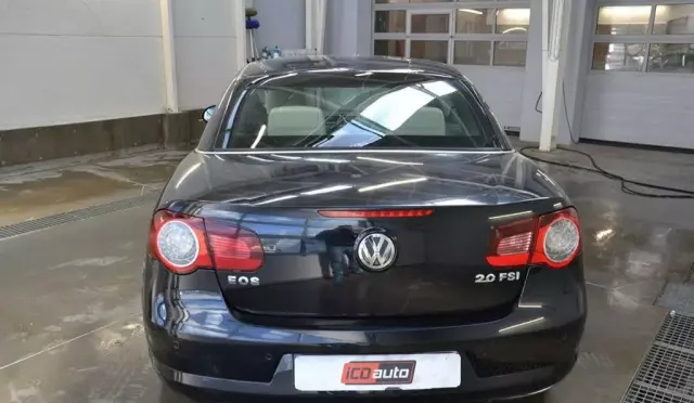 VOLKSWAGEN Eos 