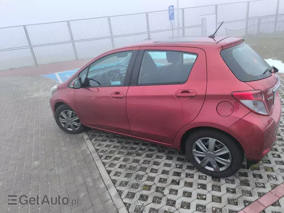 TOYOTA Yaris 