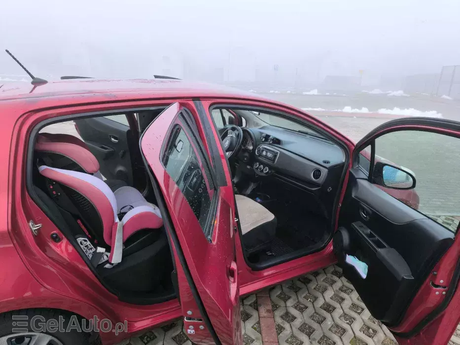 TOYOTA Yaris 