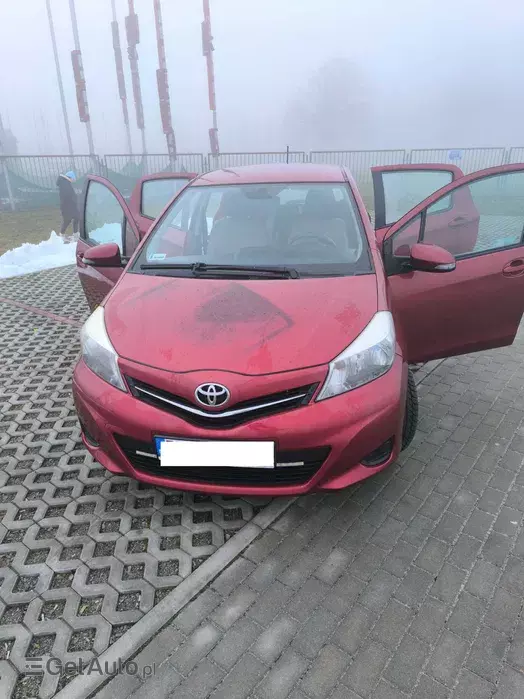 TOYOTA Yaris 