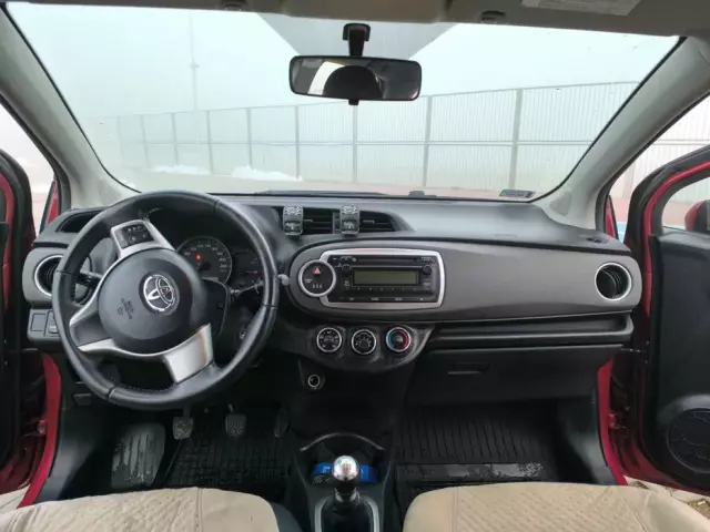 TOYOTA Yaris 