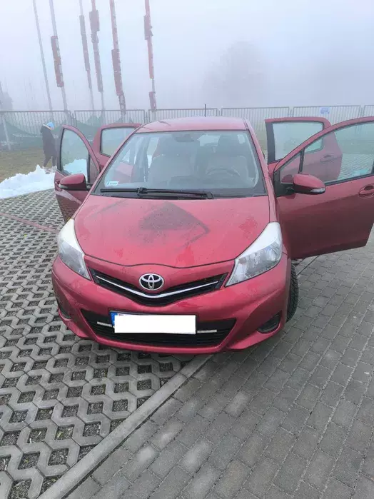 TOYOTA Yaris 